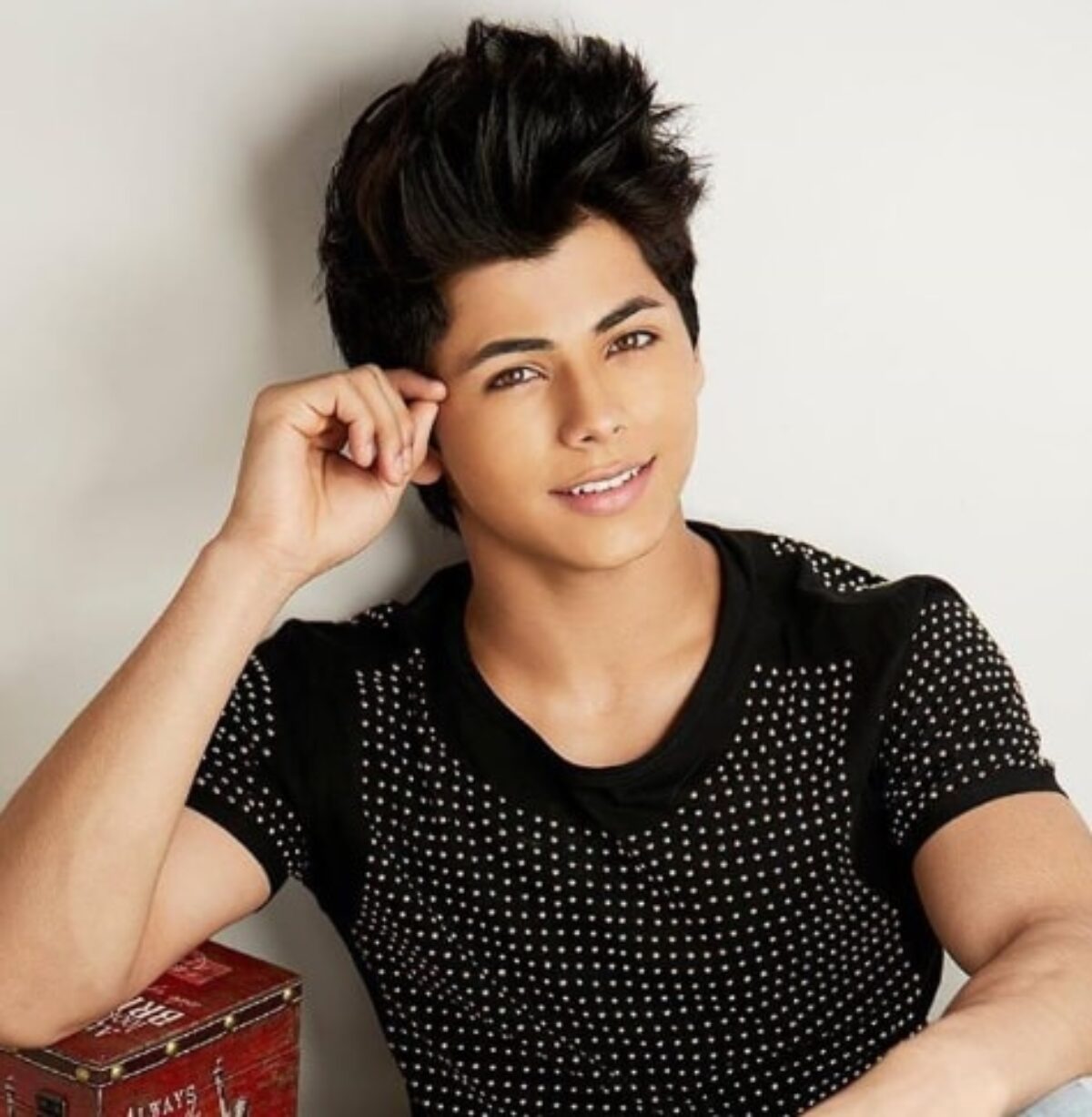 Siddharth Nigam Wiki Biography age Girlfriend career family and more.