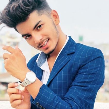 Nitesh Paswan Wiki, Biography, Tik Tok, Age, Height, Weight, Career, Fam.