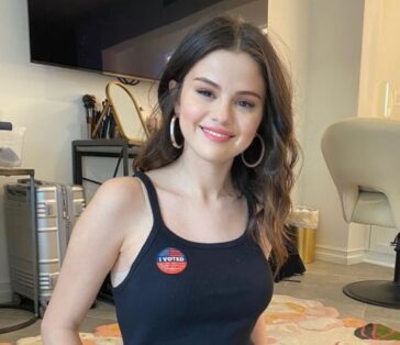 Selena Gomez Biography, Wiki, Age, Height, Family, Career | Stark Times