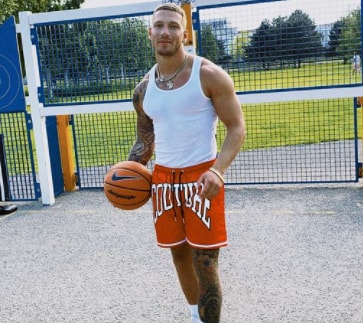 Brandon Myers playing basketball.