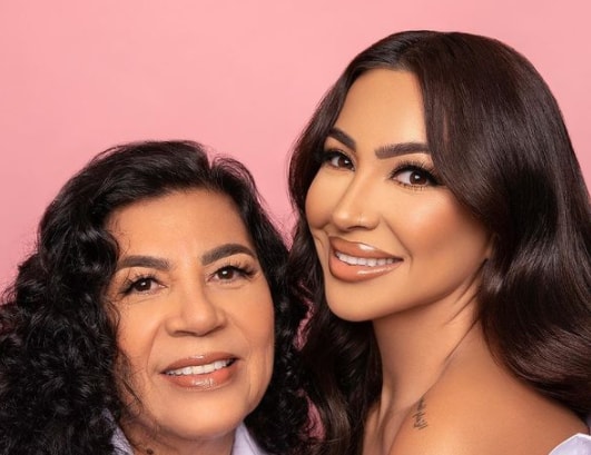 Evettexo and her mother