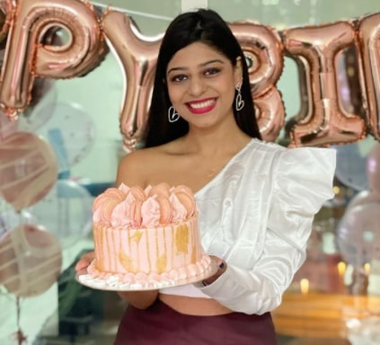 Naimi shah celebrating her birthday