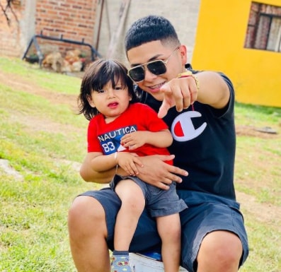 Pedro Vargas with his neice.