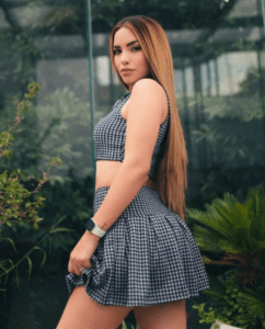 Kimberly Loaiza Biography, Age, Height, Family, Net Worth | Stark Times