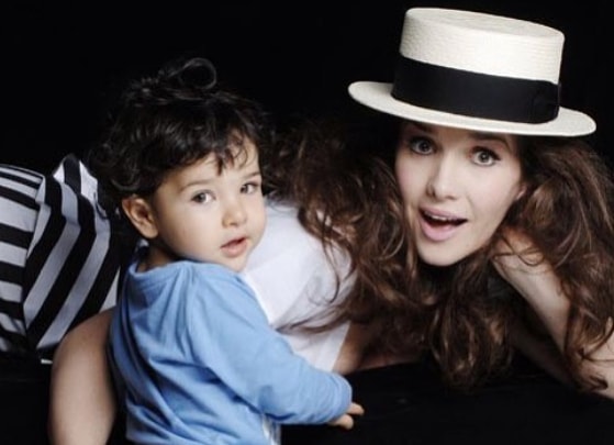 Natalia Oreiro with her son.