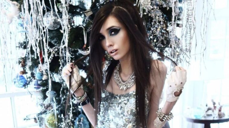 Eugenia Cooney, Height, Family, Net worth