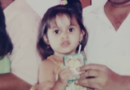 childhood picture of Karishma Sawant 