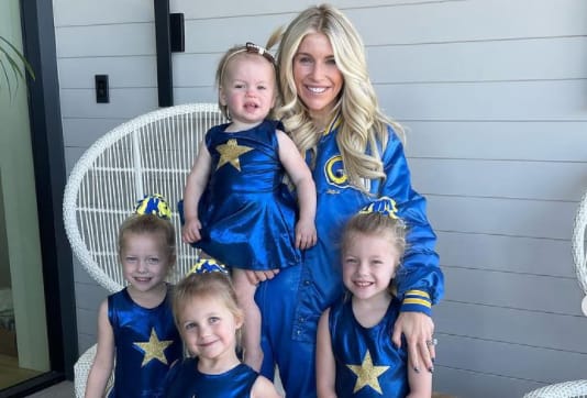 Kelly Stafford with her 4 daughters