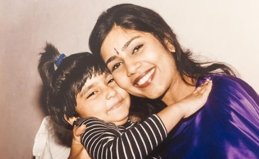 Childhood picture of  Kritika alongside her mom