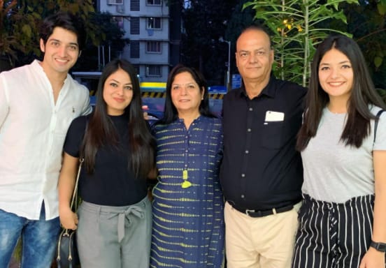 Mayank Arora with his parents and sisters