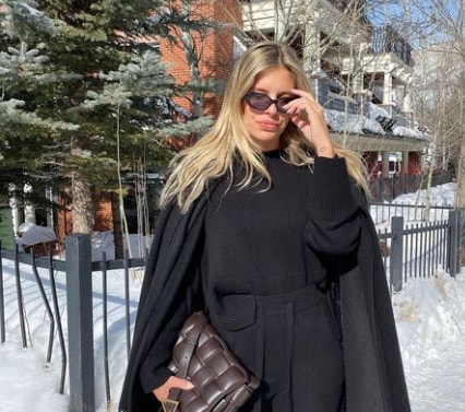 Natasha Oakley Age, Height, Family, Net Worth, Diet, Blog, Email, Boyfriend, Mother, Husband, Parents, Siblings, Instagram