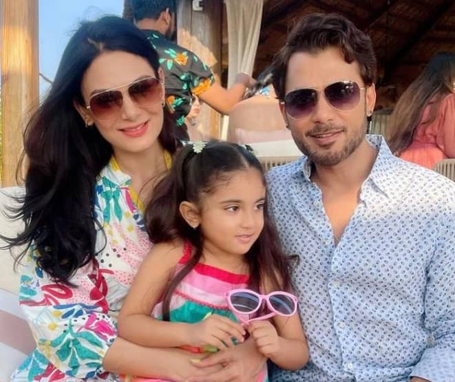 Anupam Mittal with his wife and daughter