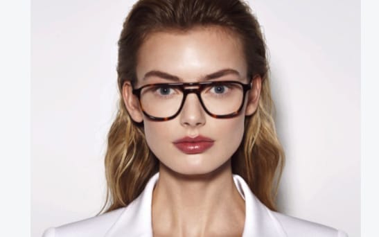 Hanna Verhees looks adorable in glasses