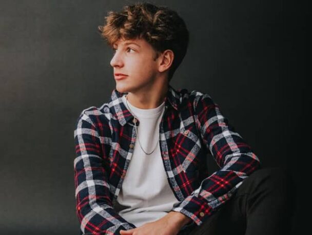 Carson Johns Age, Height, Net Worth, Youtube, Girlfriend | Stark Times