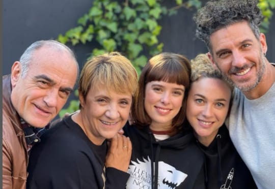 Marta Hazas with her family members
