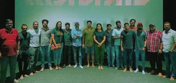 Navas Vallikkunnu with the cast and crew of ''Naraadan''