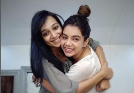 Nidhi Singh with her friend