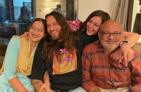 Priyal Gor with her parents and siblings