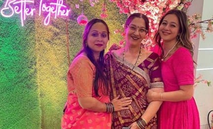 Priyal Gor with the two other casts of  ‘’Ichhapyaari Naagin’’