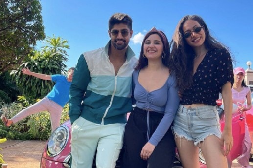 Tanuj Virwani with other actresses