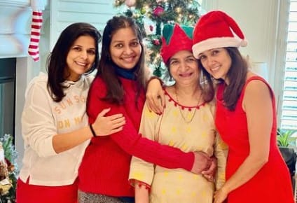 Vidya Malvade with her mom and siblings