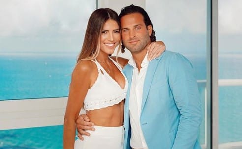 Gaby Espino with an handsome guy