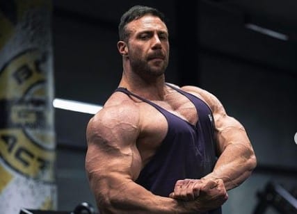 Noel Deyzel showcased his muscles