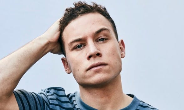 Finn Cole Age, Height, Girlfriend, Family,  Brother, Net Worth, Biography