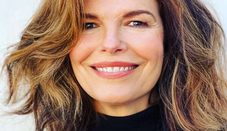 Jeanne Tripplehorn Age, Height, Net Worth, Family, Husband, Movies, Tv-Shows, The Firm, Biography, Wiki