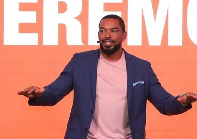 Laz Alonso age height net worth