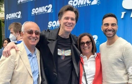 Lee Majdoub with his parents on the premiere of the ''Sonic the Hedgehog 2'' film