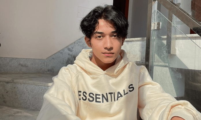 Akash Thapa looks handsome and smart in a trendy dress
