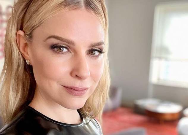 Cara Buono Age, Height, Net Worth, Family, Husband, Daughter, Stranger Things, Movies, Tv-Shows, Supergirl, Biography, Wiki