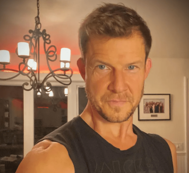 Eric Mabius Age, Height, Net Worth, Wife, Movies, TvSeries Stark Times