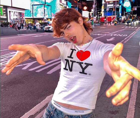Jony Sios enjoying a vacation in the New York City