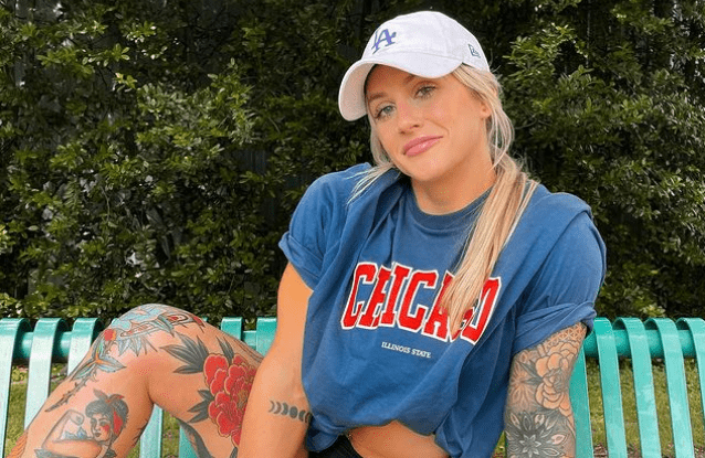Josie Hamming looks stunning and captivating in a sky blue T-shirt