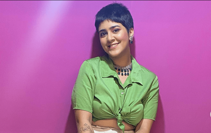 Moose Jattana looks stunning and captivating in a trendy outfit
