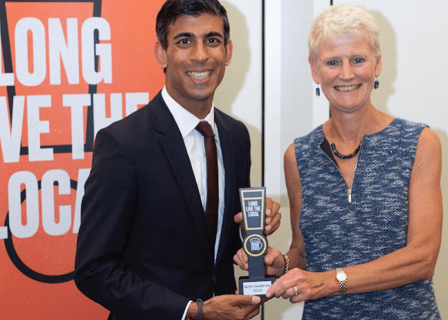  Rishi Sunak received Beer Champion Award from the British Beer and Pub Association