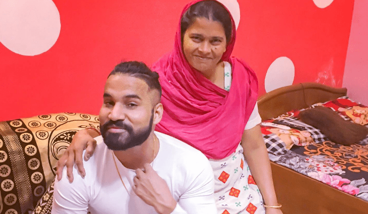 Sanju Sherawat with his mom