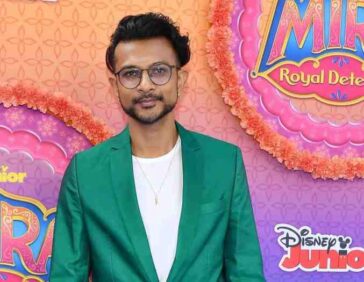 Utkarsh Ambudkar Age, Height, Net Worth, Instagram, Wife | Stark Times