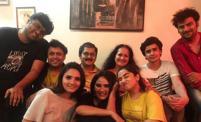 Zahara Sethjiwala with the cast of ‘’Babuji Ghar Per Hai''