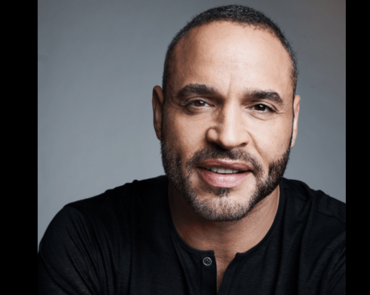 how tall is daniel sunjata