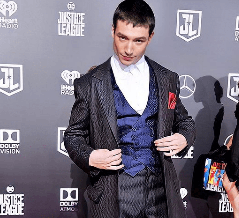 Ezra Miller Movies, News, Net Worth, Height, Age, Family, Biography, Girlfriend, Justice League