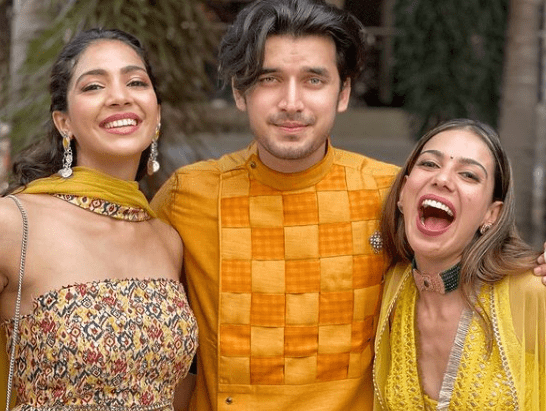Paras Kalnawat with two TV actresses