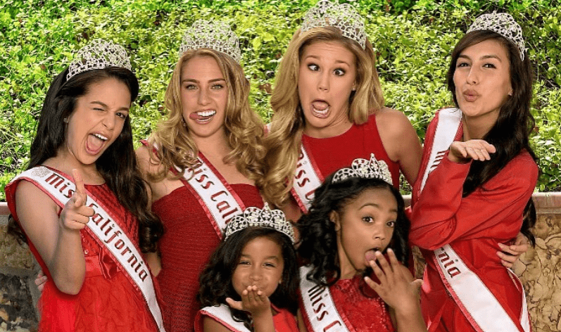 Sanai Victoria celebrating World Pageant Day with other pageants