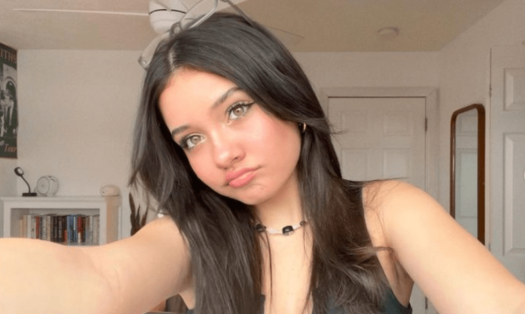 Sophie Michelle Age, Height, Net Worth