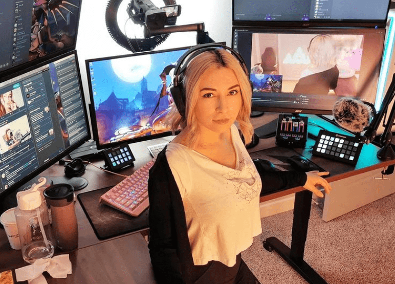 Alinity Divine showing her gaming studio