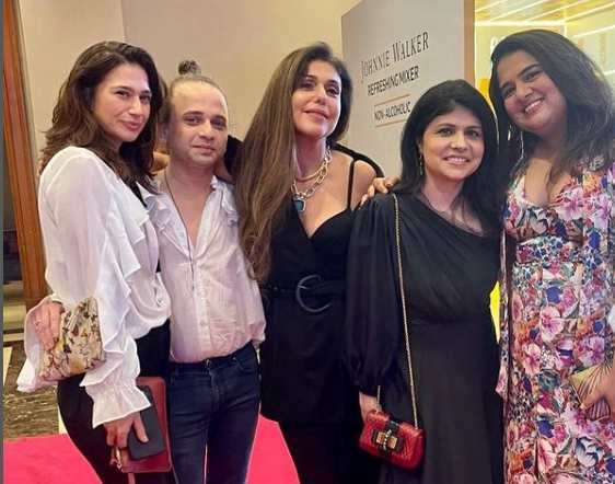Anaita Shroff Adajania with her friends cum celebrities