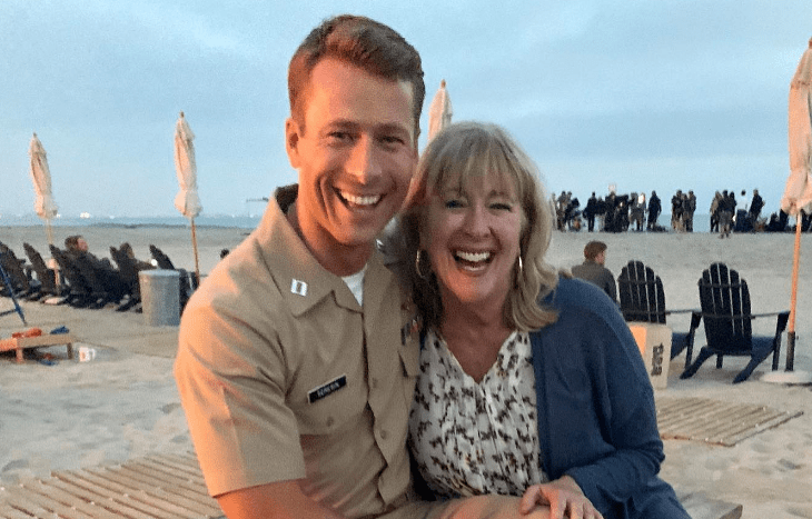 Glen Powell with his mom 