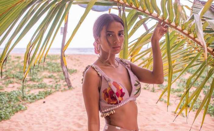 Paloma Monnappa doing photoshoots at a exotic place